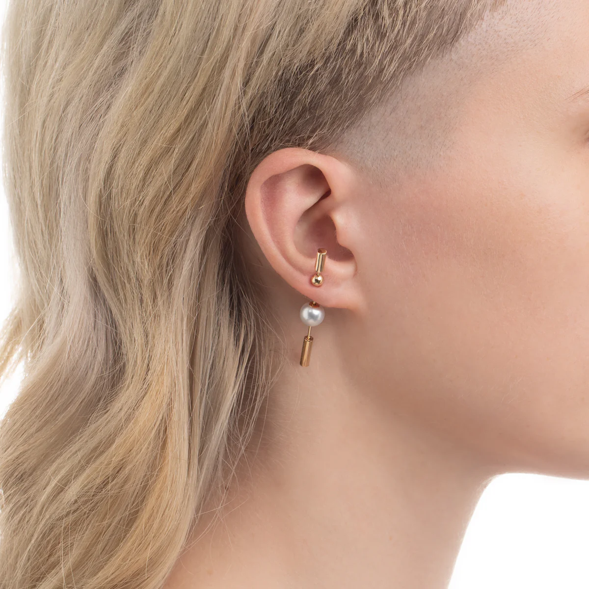 Short SPEAR Earring, Pearl - Image 6